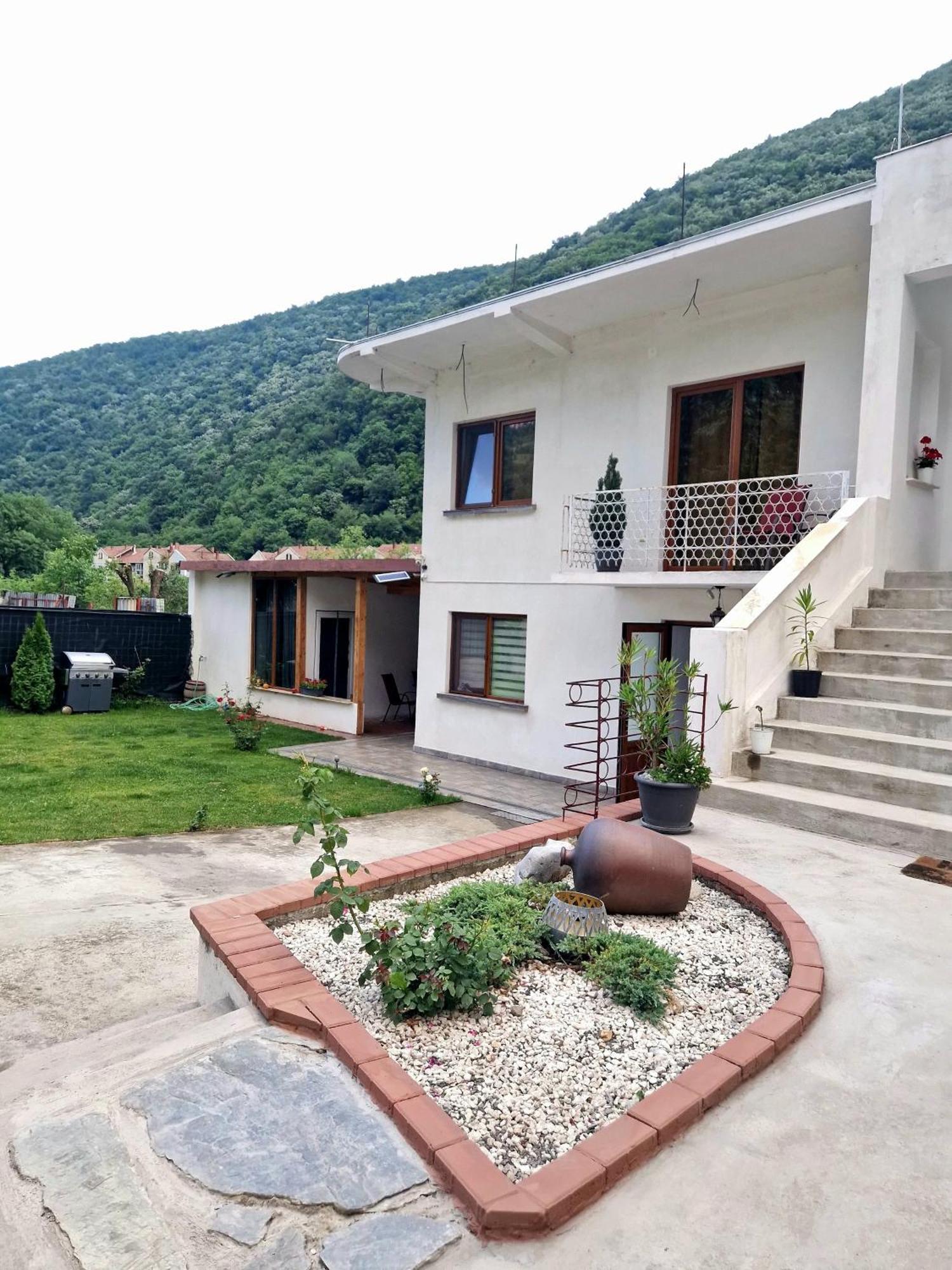 Renate House Hotell Băile Herculane Exteriör bild